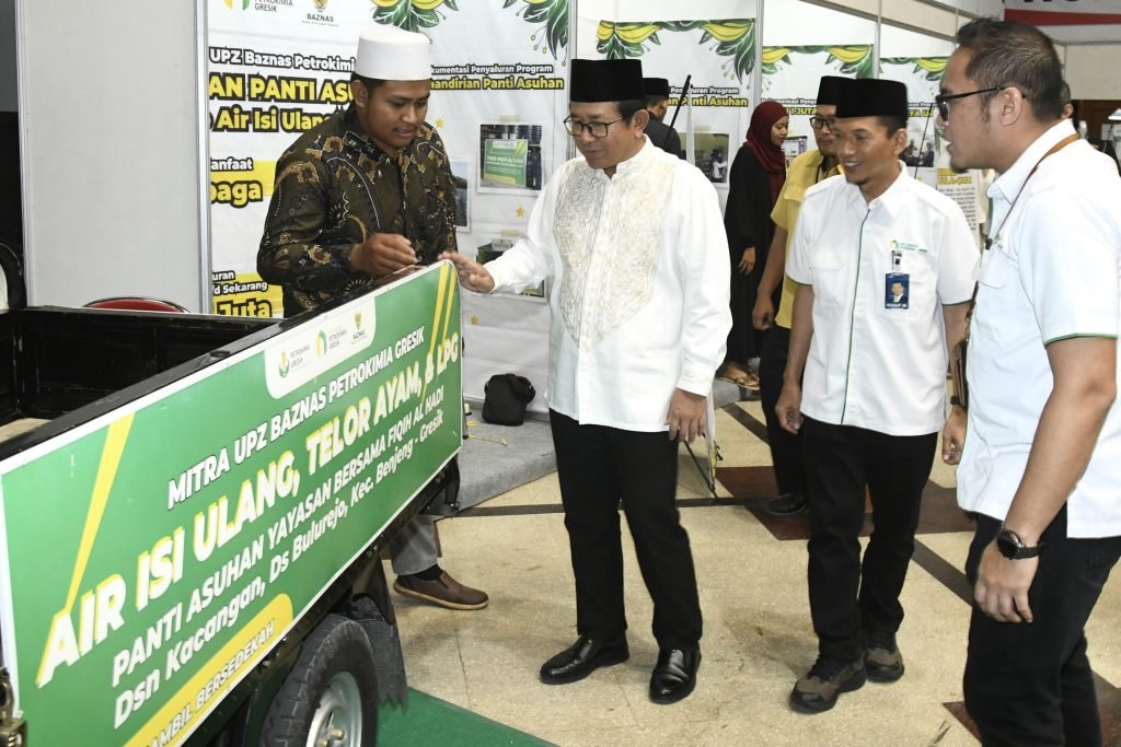 Petrokimia Gresik Melalui UPZ Baznas Petrokimia Gresik Bekali 1 000