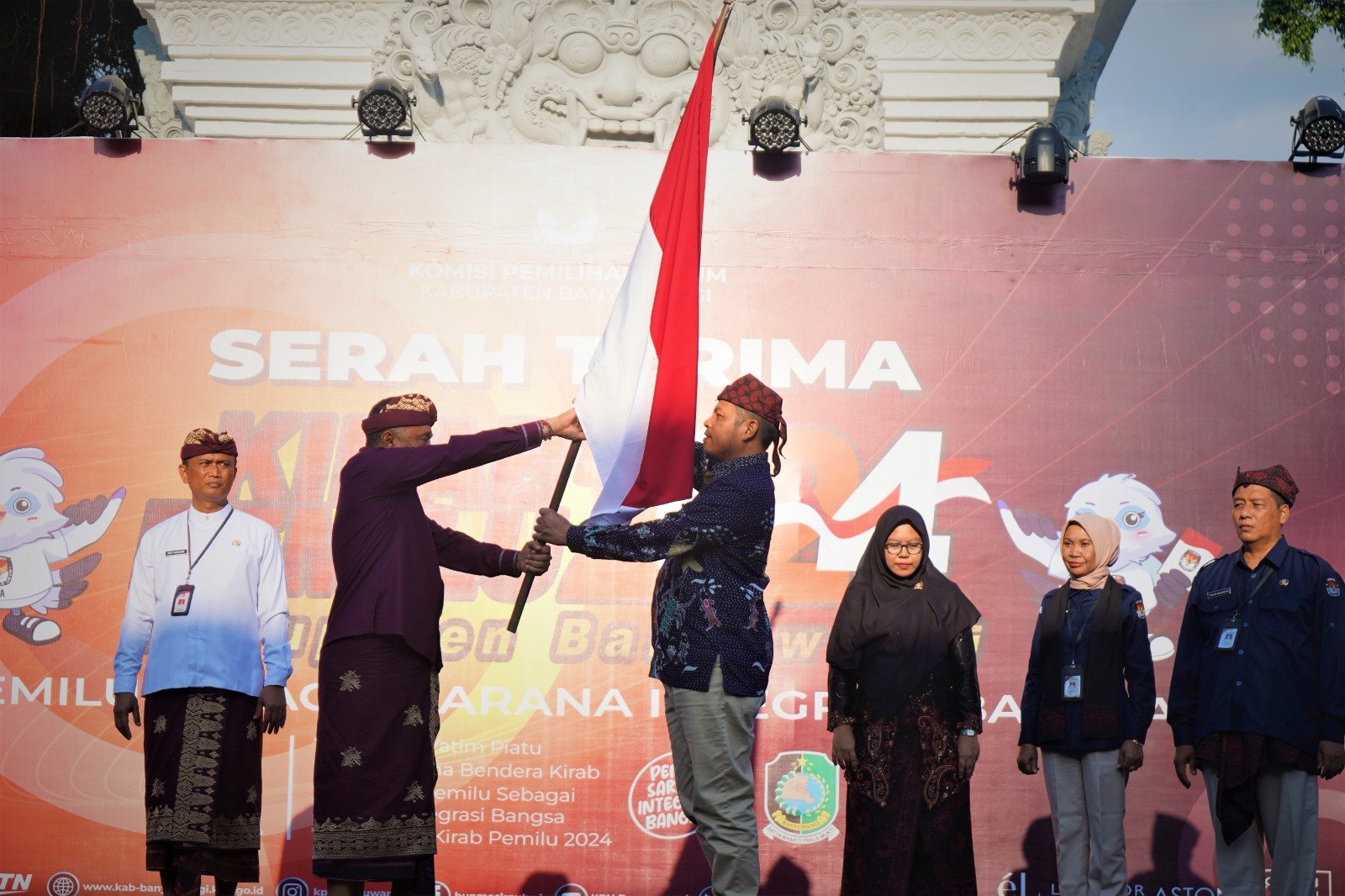 Gebyar, Beragam Tampilan Kesenian Sambut Kedatangan Kirab Pemilu 2024 ...